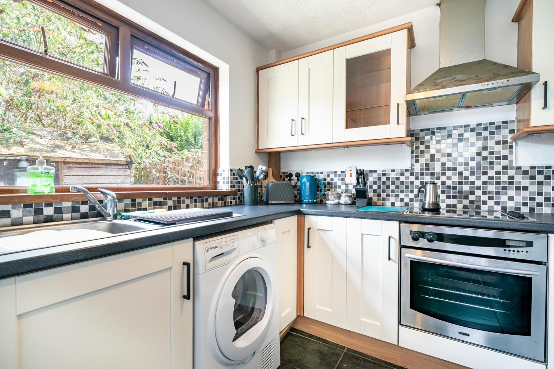 Hébergement de vacances Modern 3 Bedroom House Close To Ferry And Centre